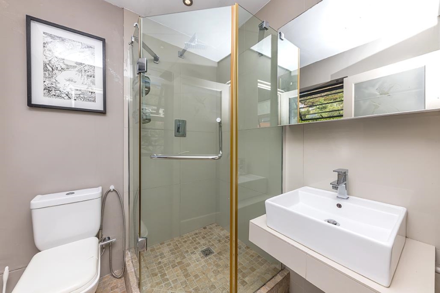 3 Bedroom Property for Sale in Sea Point Western Cape